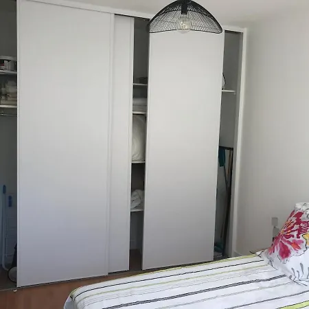 Beach 5 Mins Away 35 M2 Private Parking